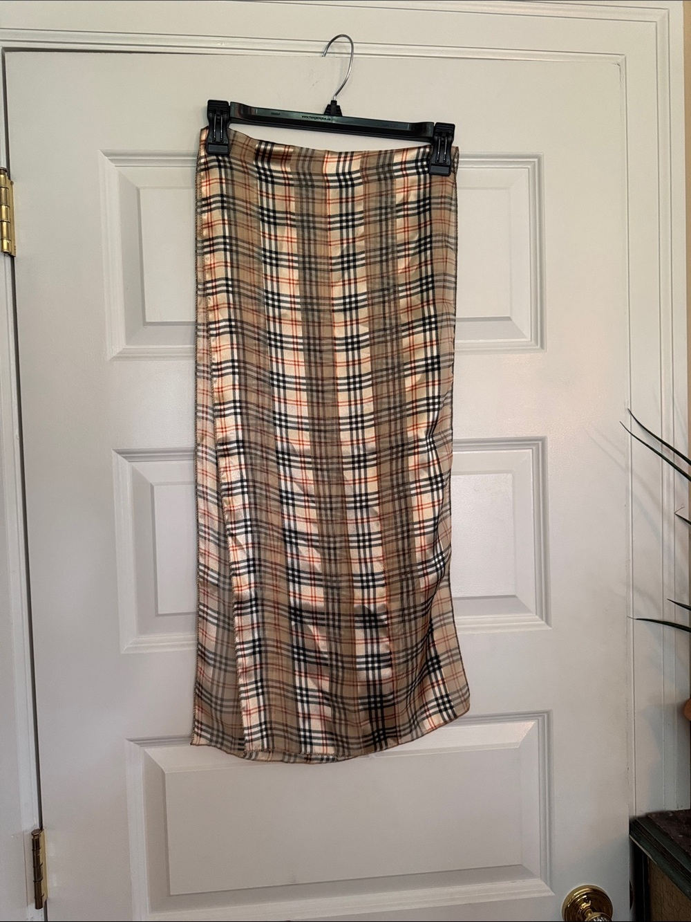 13 x 69 Plaid Scarf in Beige and Black